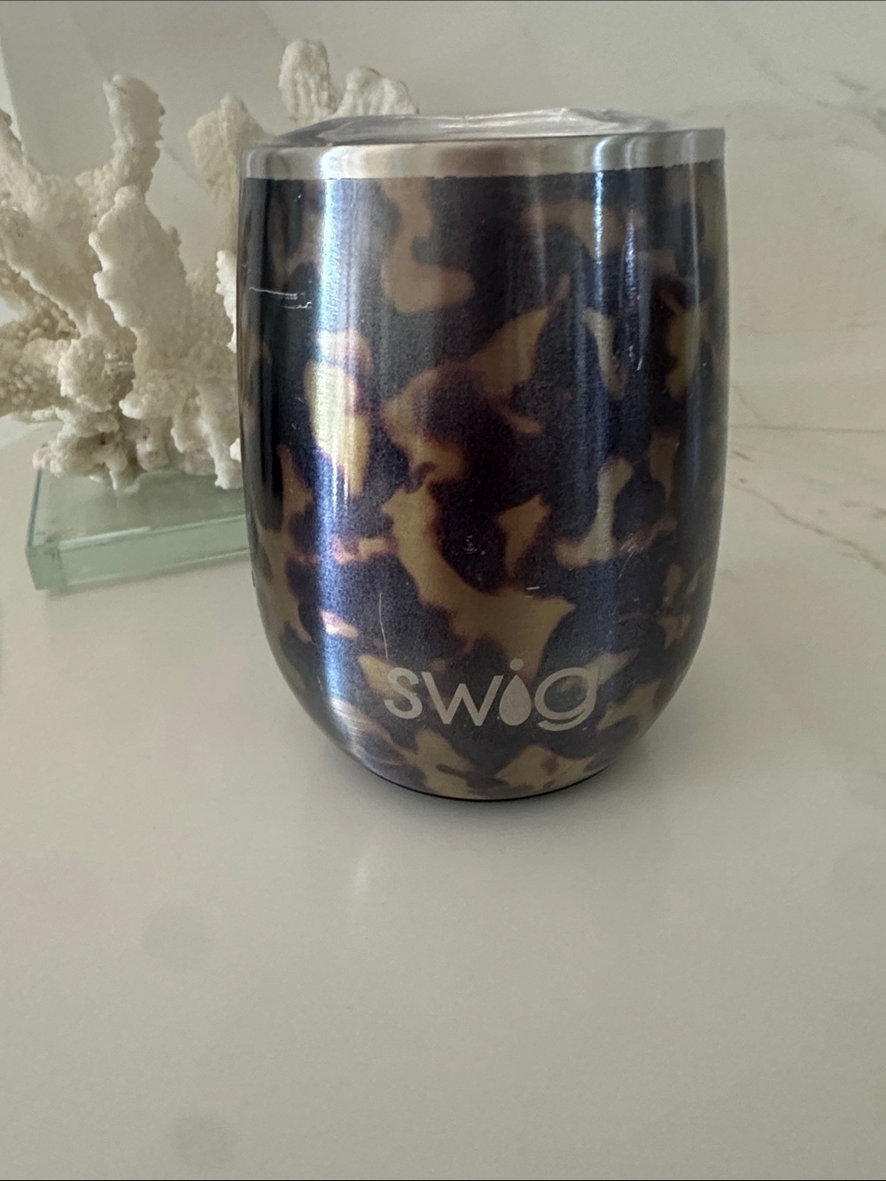 Swig Wine tumbler. Leopard design.